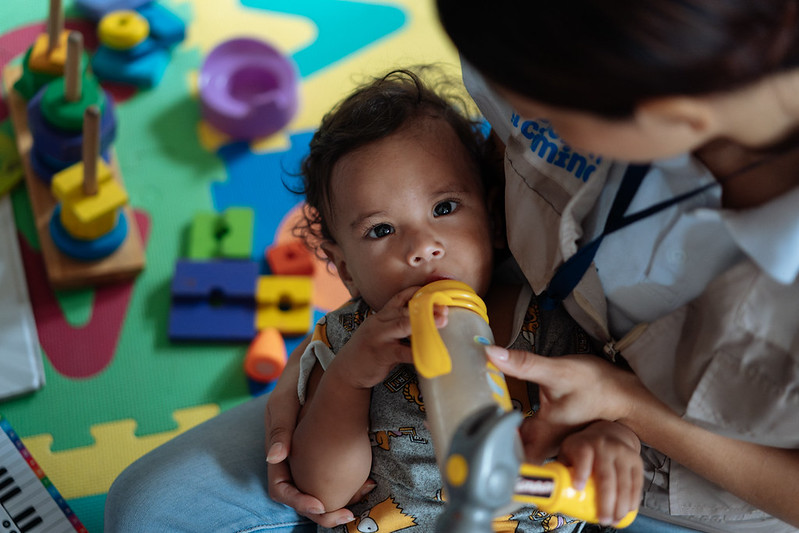 Fórmula comercial infantil en biberon