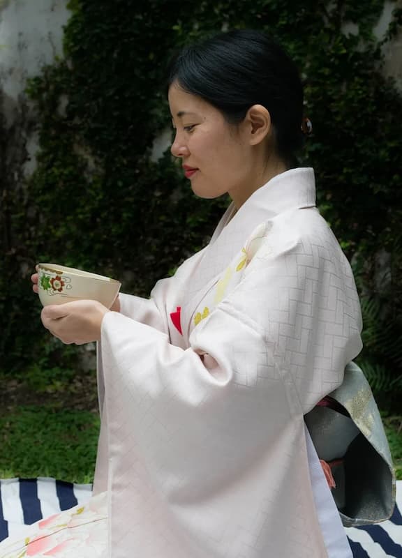 Malena Higashi en ceremonia de té. Foto Wendy Leyva