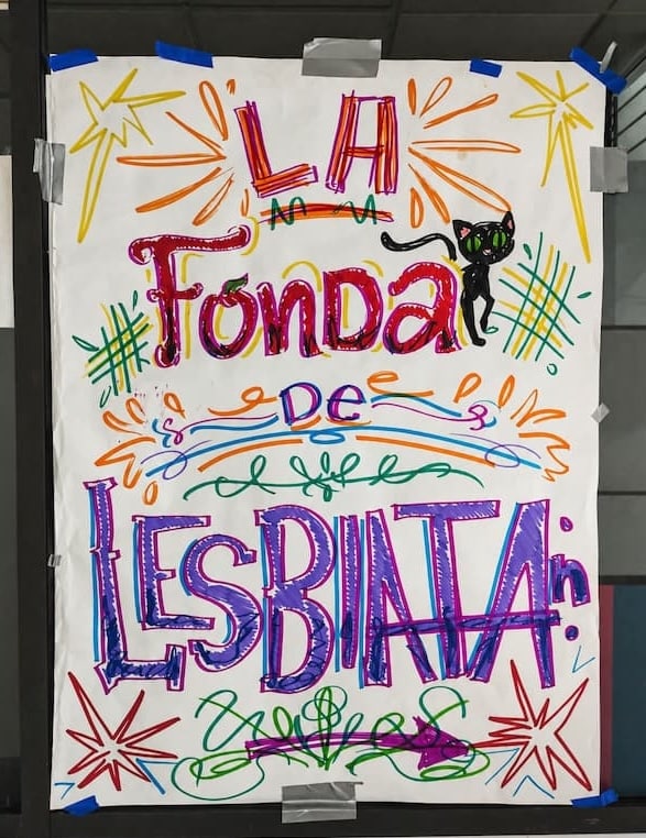 Cartel de La fanda Lesbiatán. Paro estudiantil 2025 Facultad de Artes Universidad Autónoma del Estado de México. Foto de parista anónimo.
